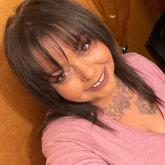 Meet your Posher, Twila - Picture 2 of 8